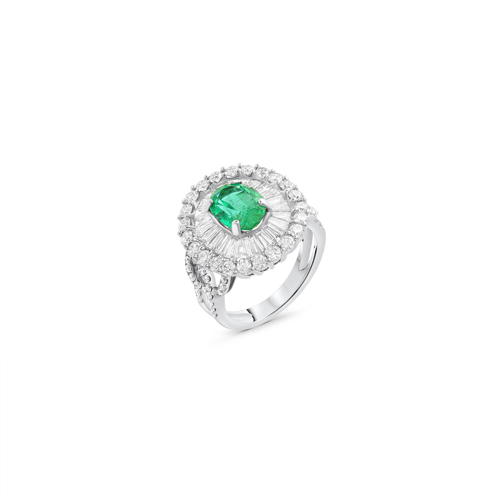 Emerald Stoned Ring with Baguette & Round Shaped White Diamond