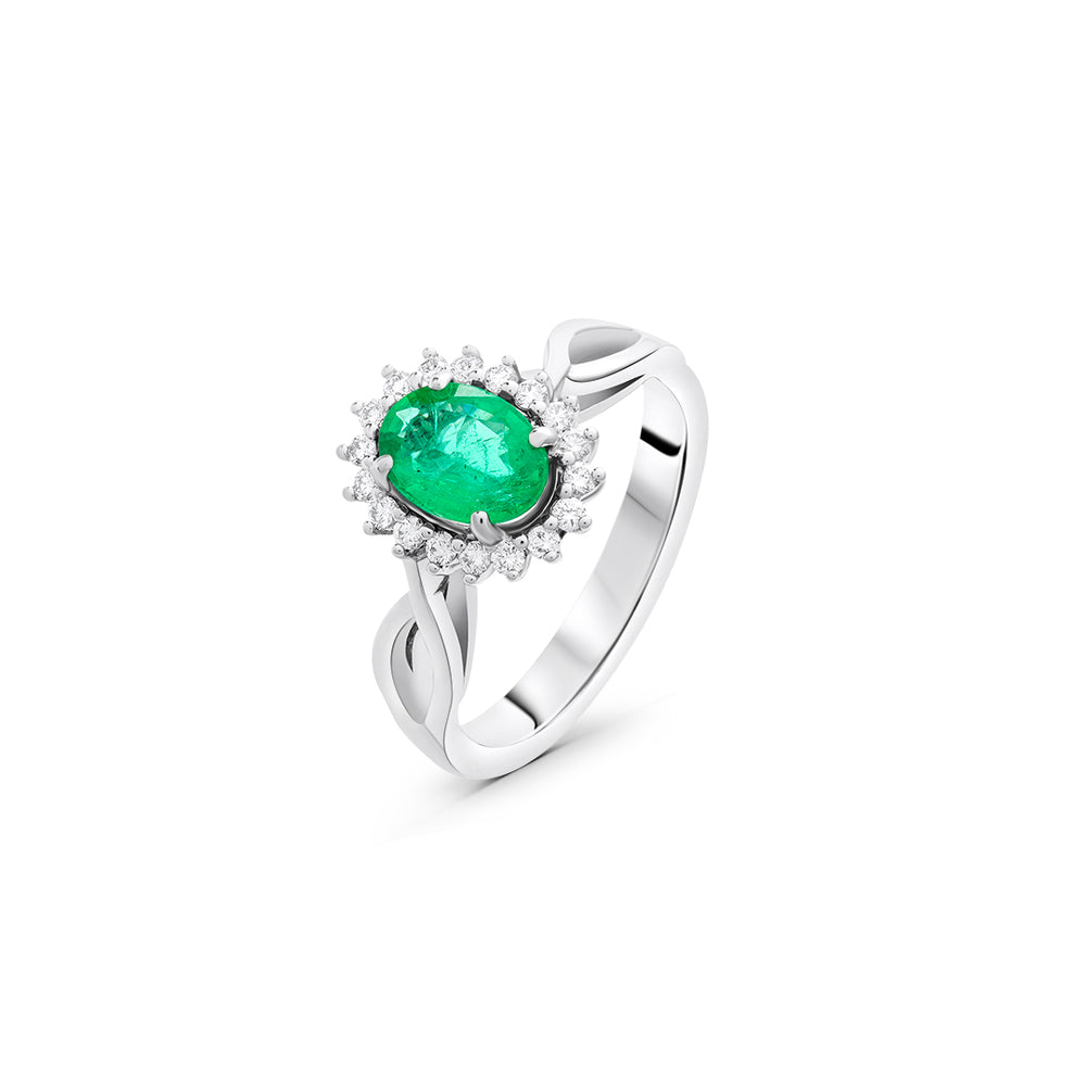 Classic Ring in Emerald and White Diamonds